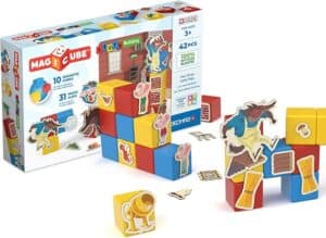 Magnetic cube set for story building and play.