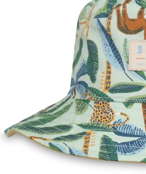 Tropical print bucket hat with green leaves