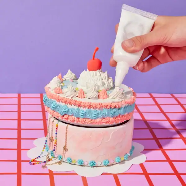 decorate a cake jewelry box